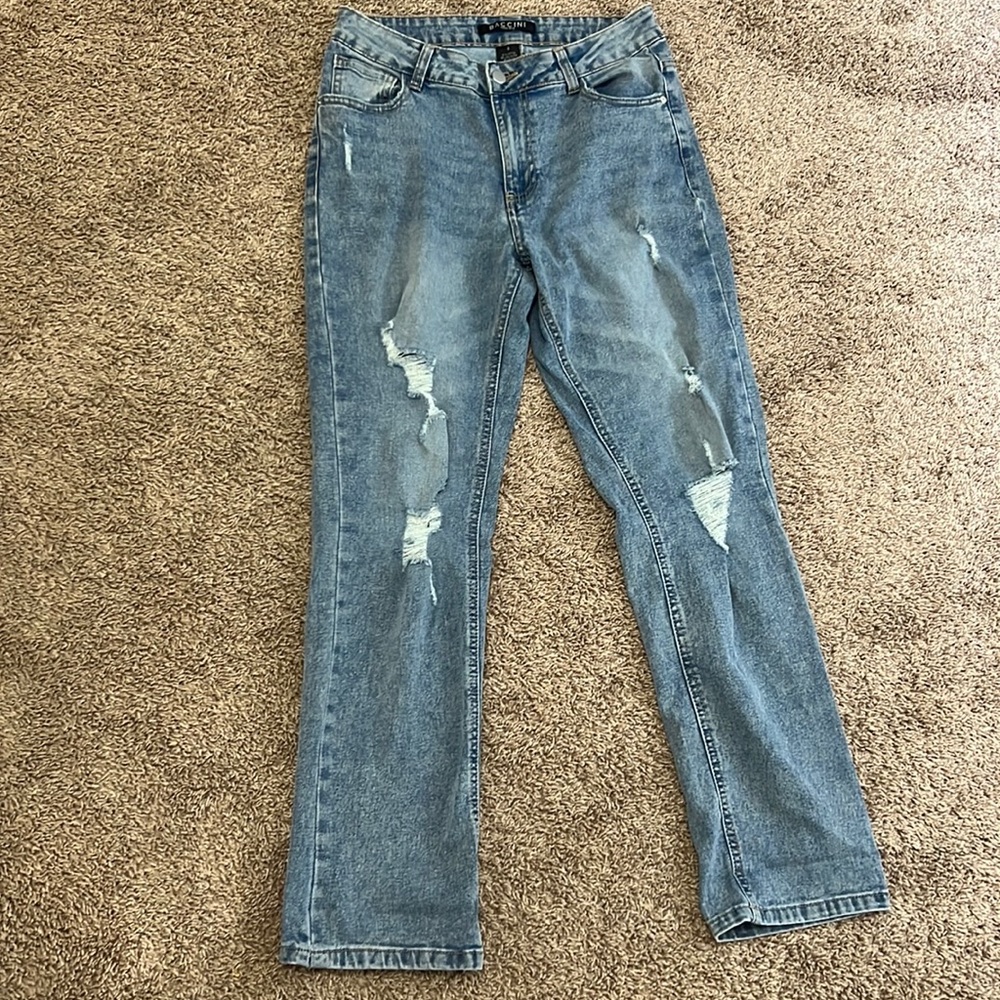 Baccini destressed mom jeans size 6 light wash